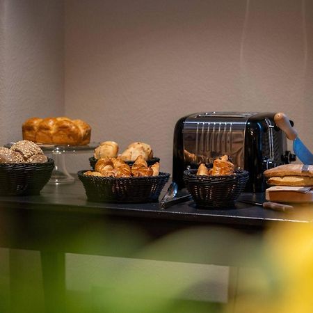 Hotel Restaurant Le Madame La Ferriere  Екстер'єр фото