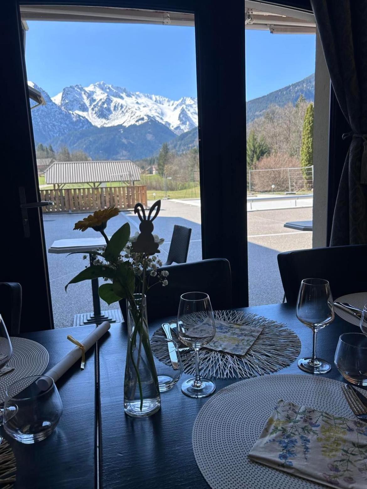 Hotel Restaurant Le Madame La Ferriere  Екстер'єр фото