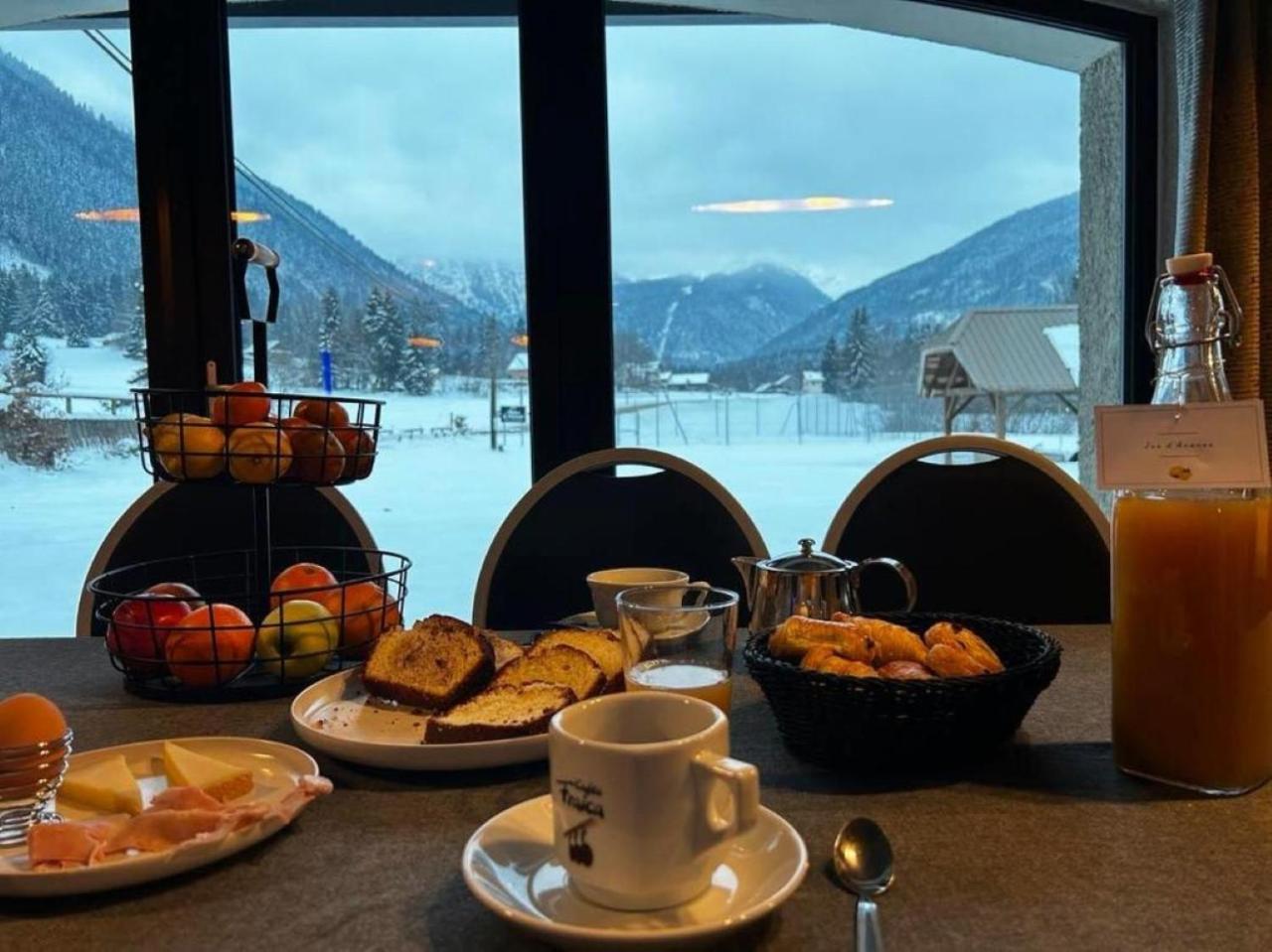 Hotel Restaurant Le Madame La Ferriere  Екстер'єр фото